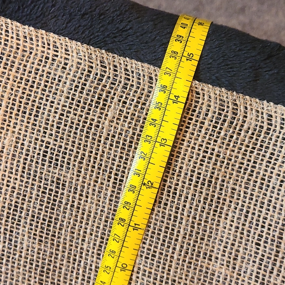 Burlap roll